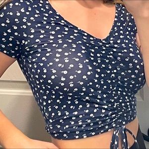 floral pattern sinch shirt with tie on bottom